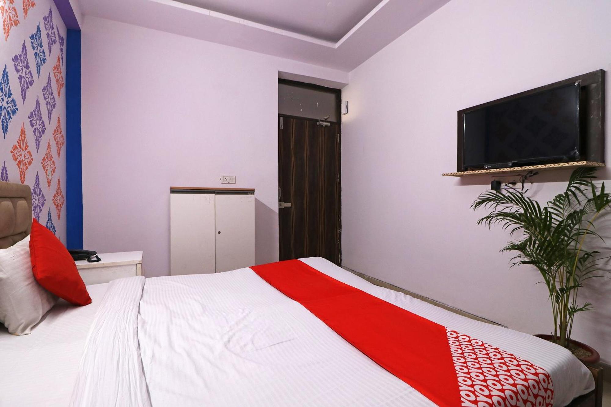 Hotel O Aaradhya Residency Noida Exterior photo