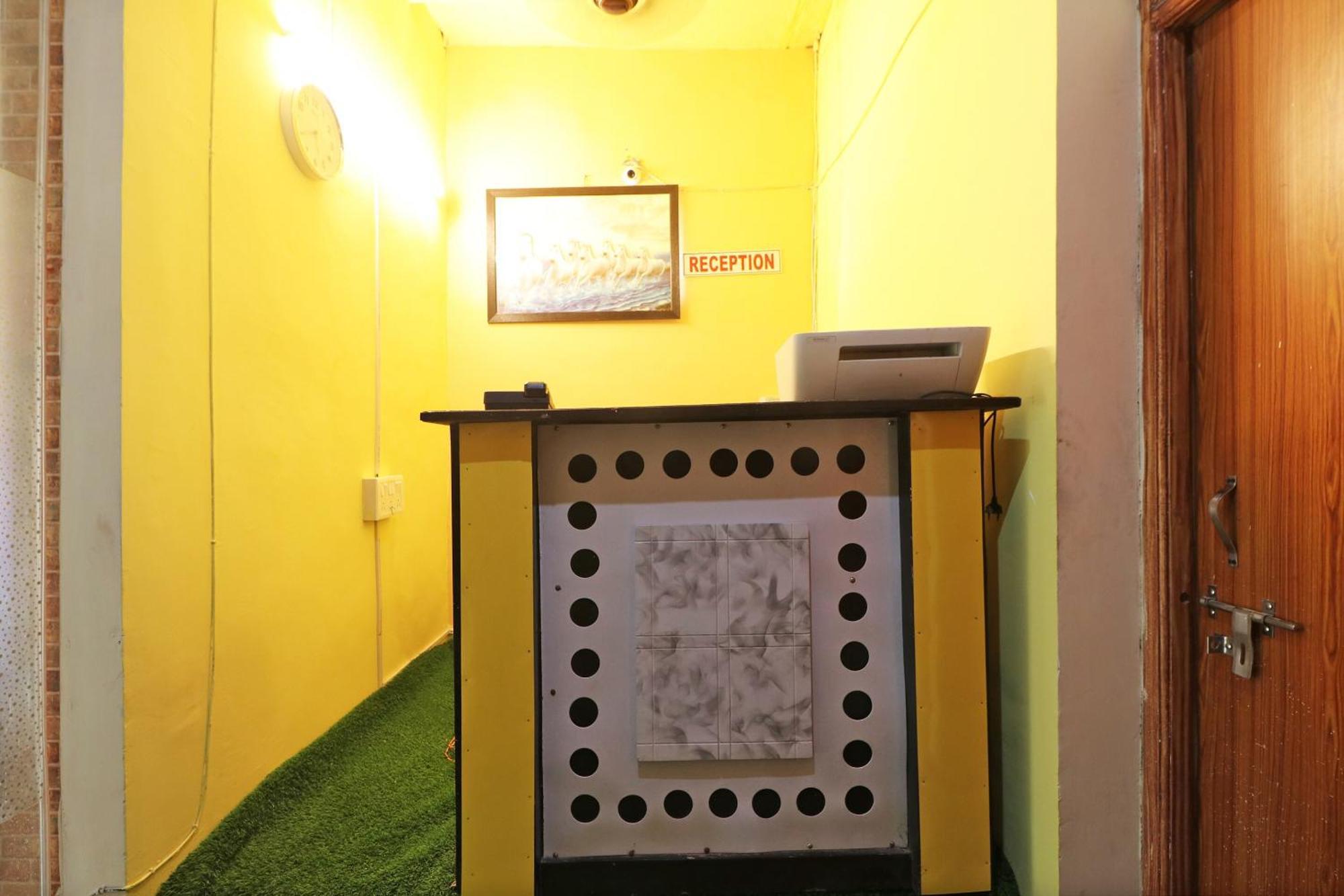 Hotel O Aaradhya Residency Noida Exterior photo